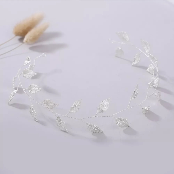 🌿BOGO 👩 Leafy Hair Crown - Picture 4 of 7